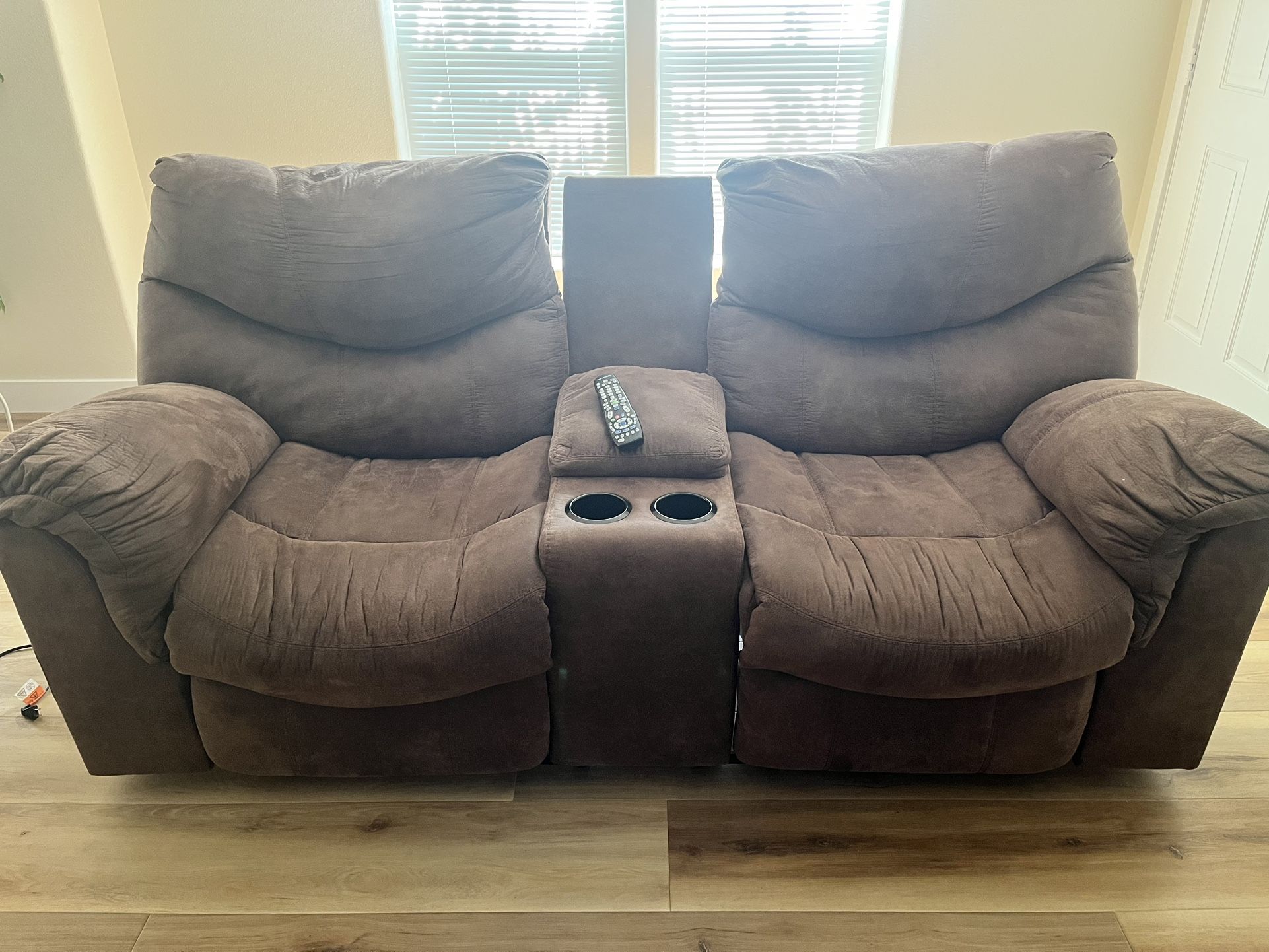 Like New Sofa And Loveseat 