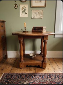 Solid Wood Round Side Table – Sturdy Vintage Accent Table