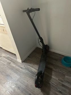 Electric scooter (READ BIO)