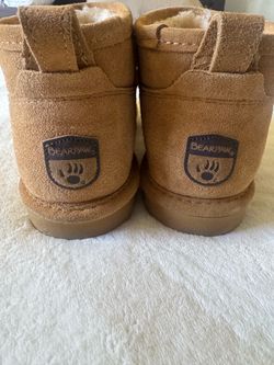 Bear paw women’s boots size 9