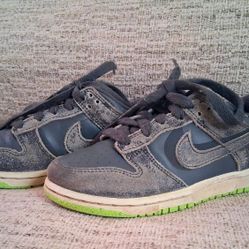 Super Cute Boys Sz. 12 Grey Nike sneakers/tennis Shoes