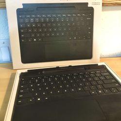 Microsoft Surface Pro Signature Keyboard With Fingerprint Reader