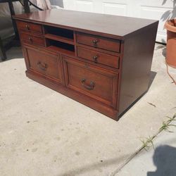 Credenza On Wheels 
