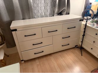 Ethan Allen luxury dresser