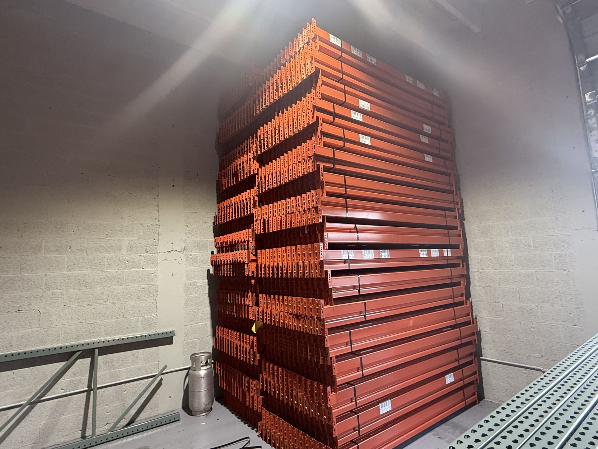 Industrial Teardrop Pallet, Racking Beams, Upright Wire Decks