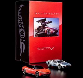 Mattel Creations Hot Wheels x DeLorean | DMC-12 & Alpha5 Collector Set