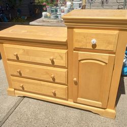 CHILDREN'S DRESSER 