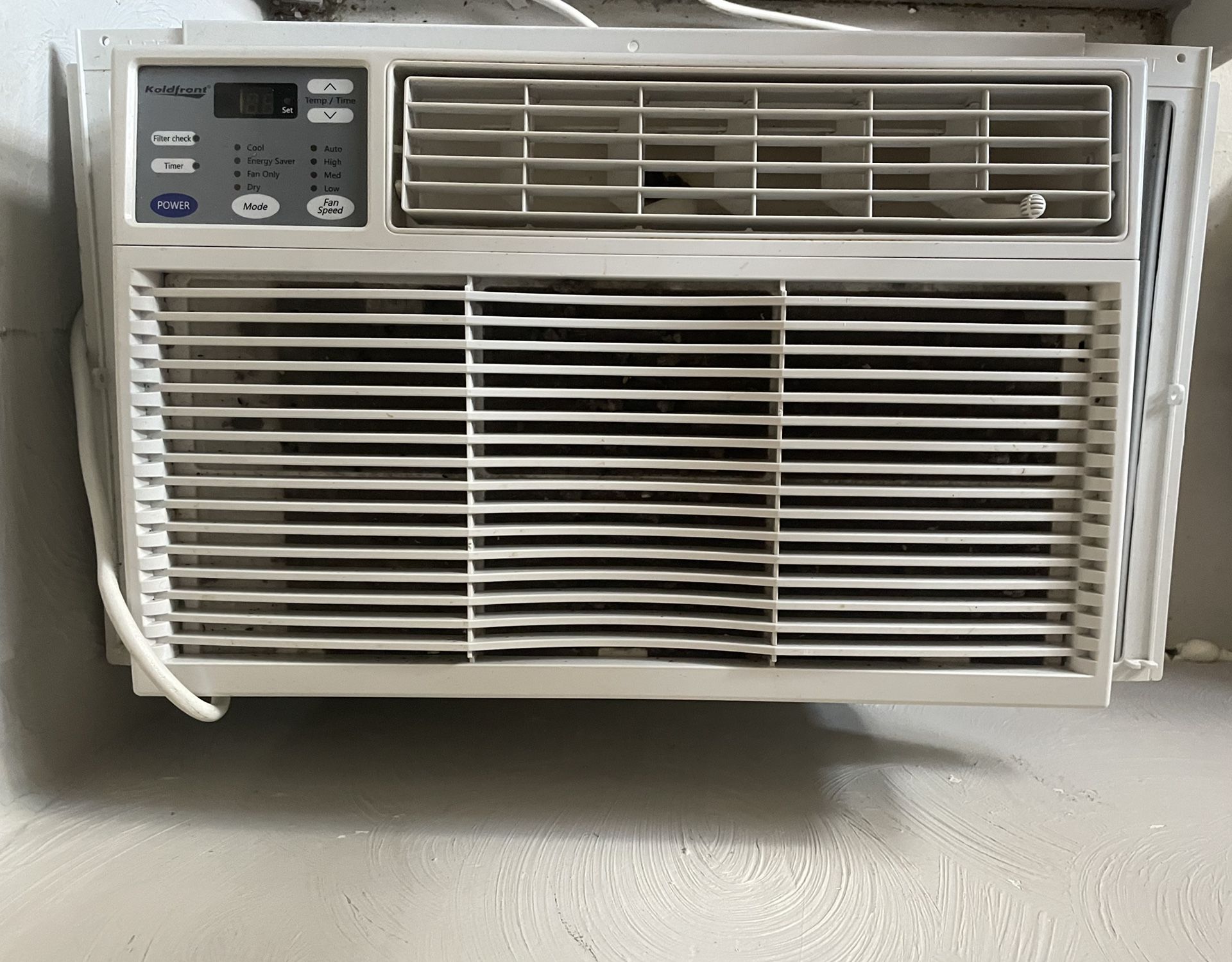 Koldfront WAC6002WCO 6050 BTU 120V Window Air Conditioner with Dehumidifier