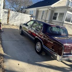 91 Cadilac Deville. V8.  4,9 Engine  All Good 