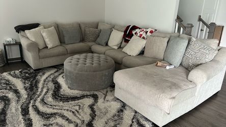 Modern Gray Sectional Sofa with Ottoman – Moving Sale ET