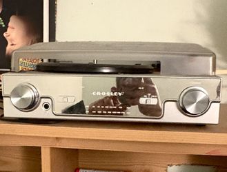 Crosley Tech Turntable 3 Speed AM/FM Radio Portable CR6005A 