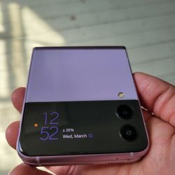Samsung Galaxy Z Flip 3 - Lavender (Unlocked)