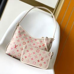 Fashionable letter print shoulder bag
