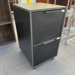 2 Drawer Filing Cabinet with Wheels Good Condition 