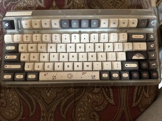 Iqunix OG80 Keyboard