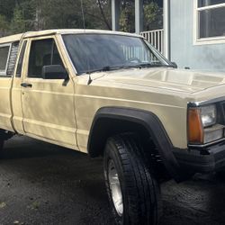 1986 Jeep Comanche 4WD Longbed With Canopy.  $3500