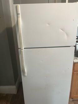 Stove ,refrigerator,table with chairs