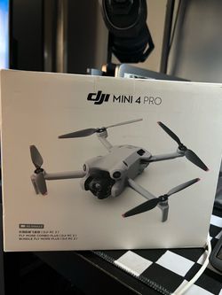 DJI Mini 4 Pro Drone Fly More