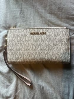 Micheal Kors wallet
