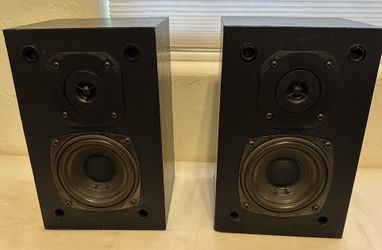 Pinnacle PN2+ Bookshelf Speakers