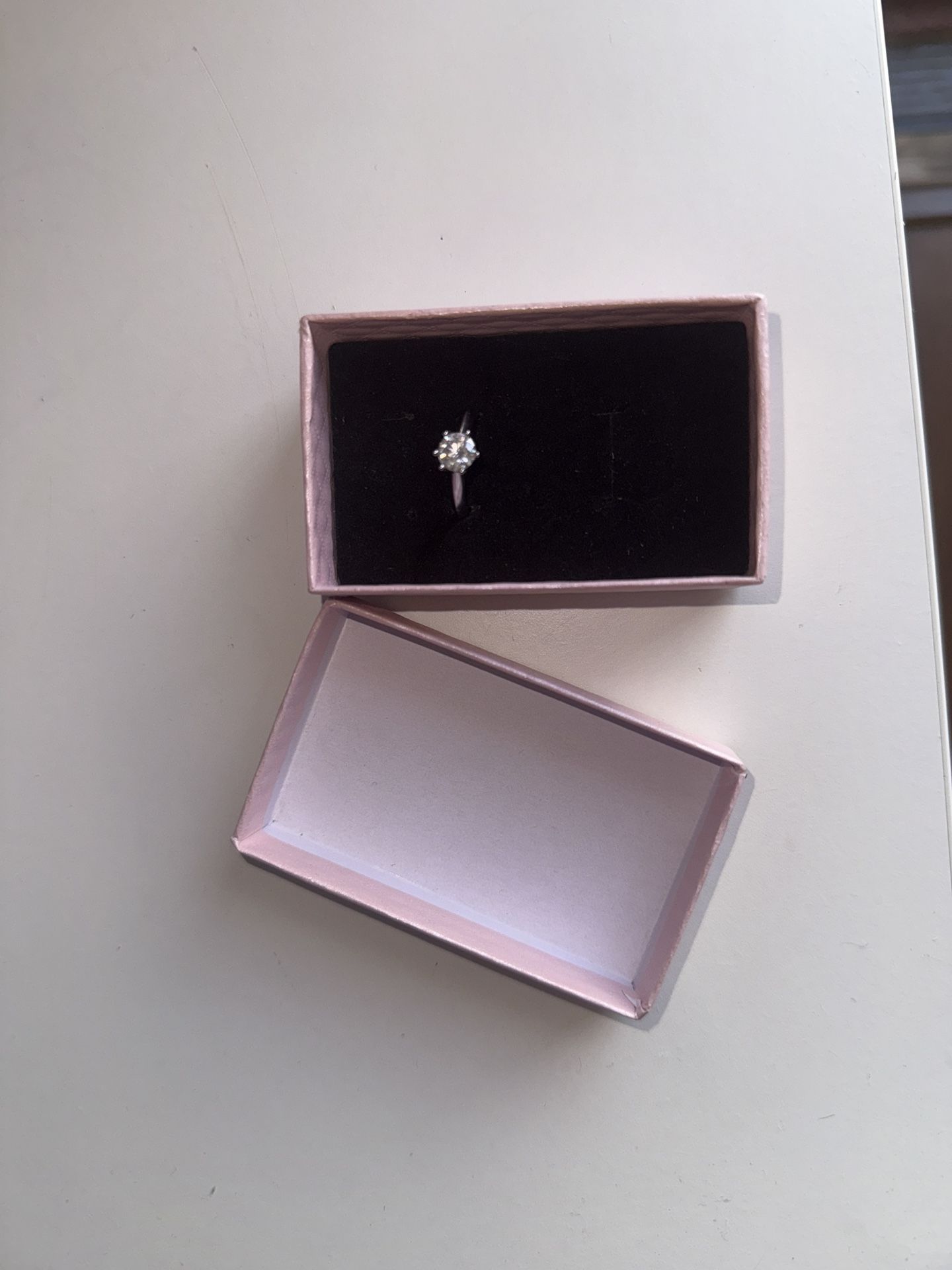 stud Moissanite ring