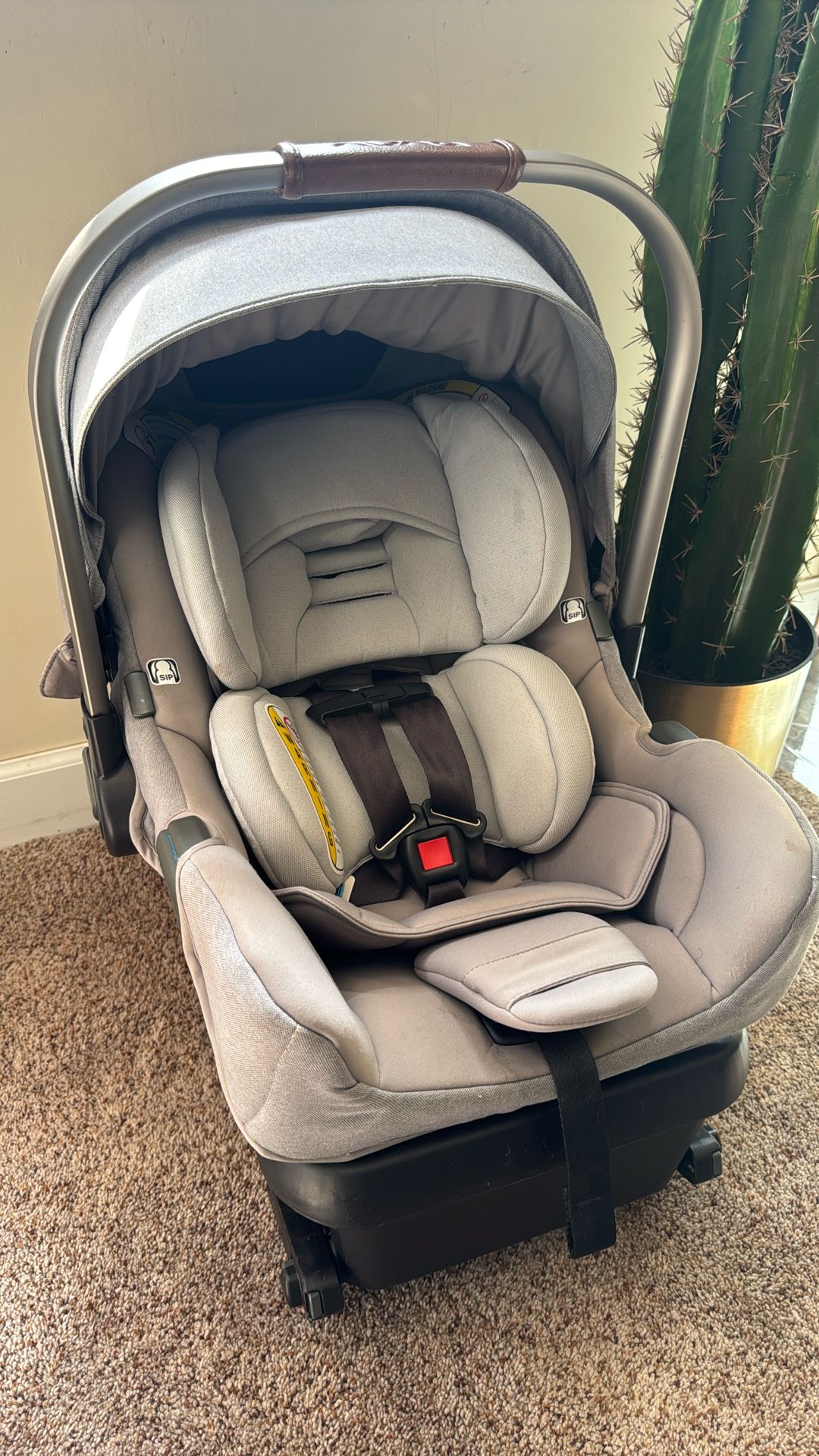 Nuna PIPA Infant Car Seat w/ Base β Granite β Gently Used
