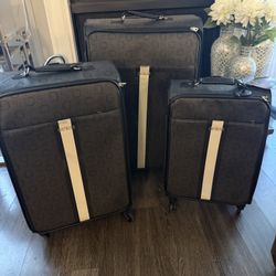 GUESS Suitcase Luggage (Set of 3) 