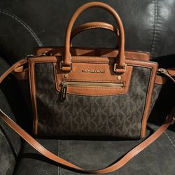 Mk like new large Satchel like 