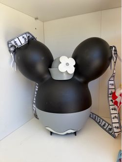 Minnie Mouse popcorn bucket
