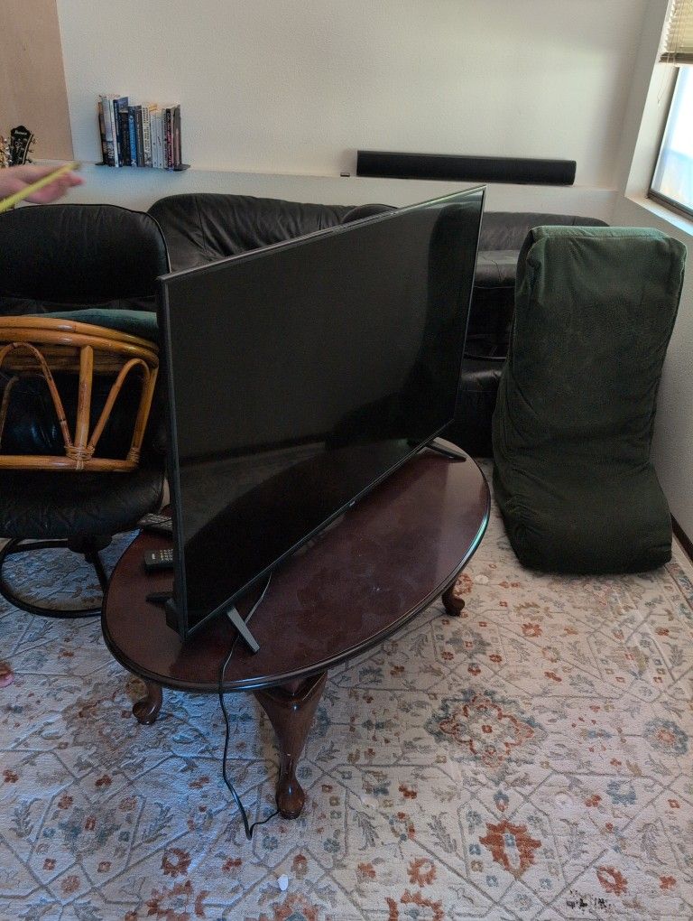 TV 50" RCA Flat screen Television