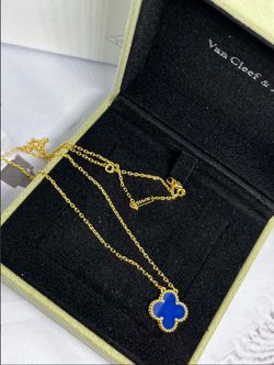 Van Cleef & Arpels New and Unworn