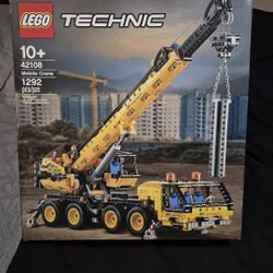 LEGO MOBILE CRANE