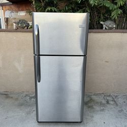Frigidaire Fridge Silver 20cu Ft 30x32x68🛑👍3 MONTHS WARRANTY 