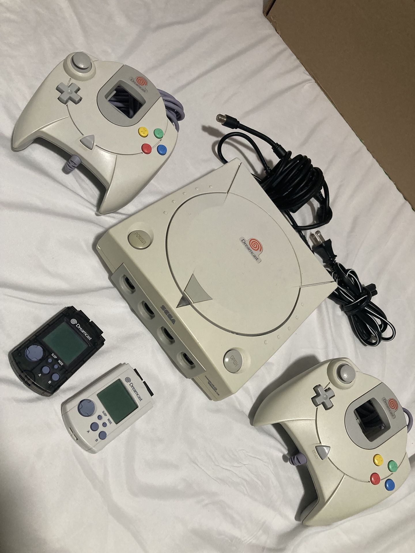 Dreamcast With 2 Controllers/ Memory Cards