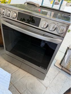 LG Electric Stove LSEL6335FE