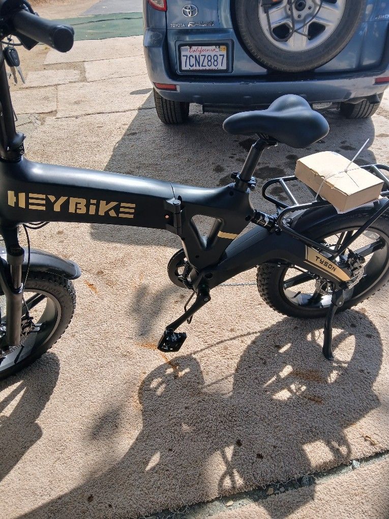 HEYBIKE TYSON BLACK AND GOLD