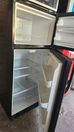 Frigidaire 18 Cu. Ft. Refrigerator