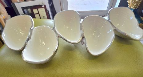 New Metal Enamel Oyster Dip Server. PLEASE READ DESCRIPTION