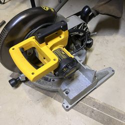 Dewalt 12 Inch Compound Miter Saw