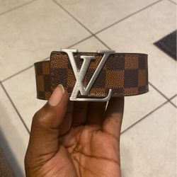 Brand New LV Louis Vuitton Belt Size 42/105cm for Sale in  display picture 1