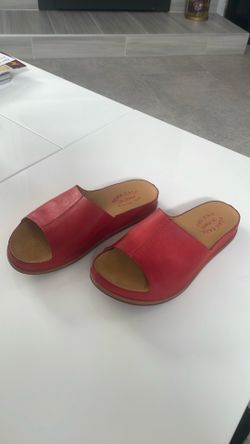 Kork-Ease Women’s Red Slide Size 9