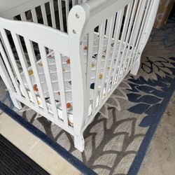 Small Baby Crib 