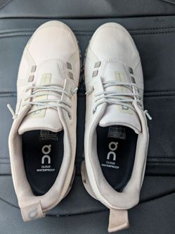 *NEW* OnCloud 6 Waterproof Shoes/Size 7