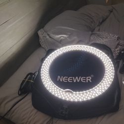 NEEWER RL-18 18-inch LED Ring Light