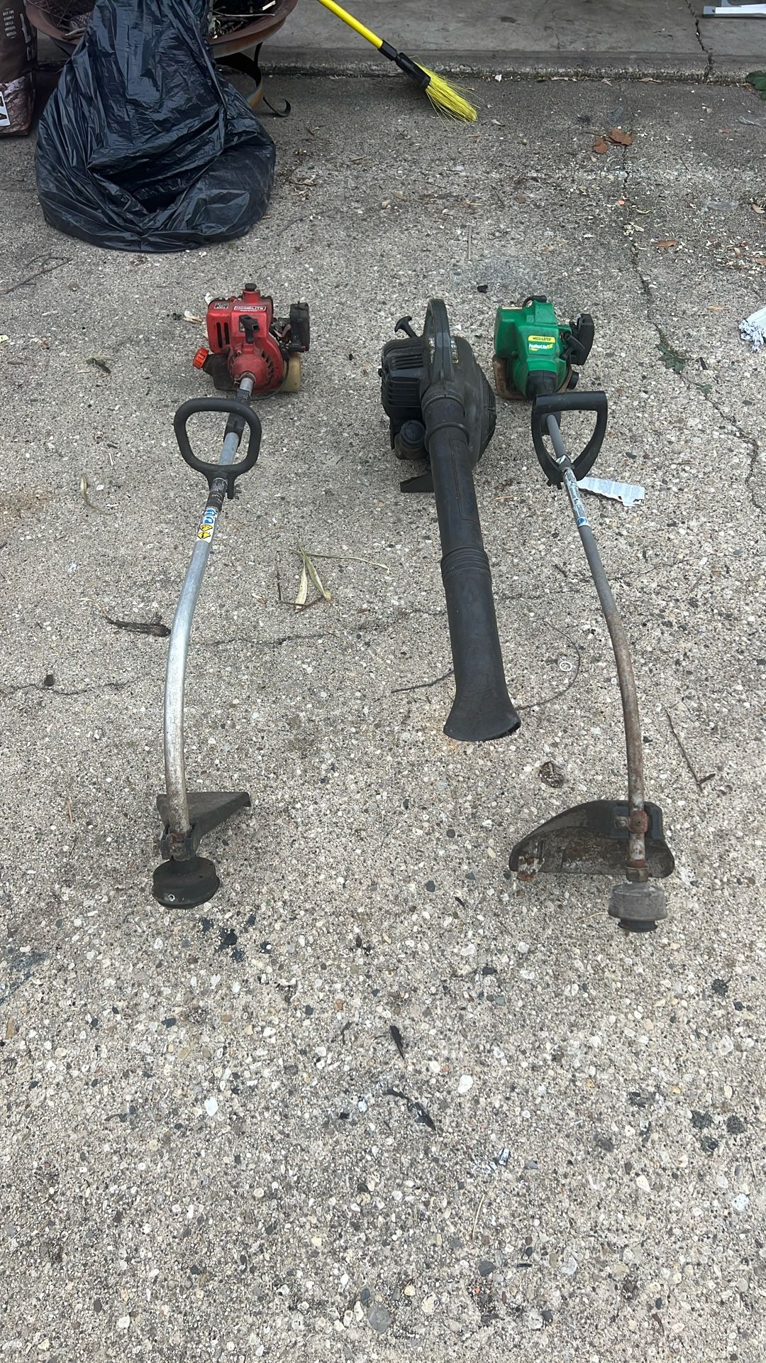 String Trimmer And Gas Leafs Blower