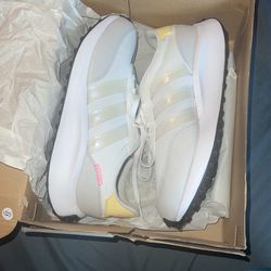 Brand New Adidas RUN 70s K All White Transparency Women’s/Teens Size 6Y Women’s Size 7.5