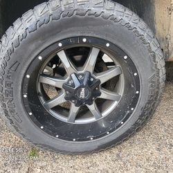 Pinza at vredestein and moto metal wheels