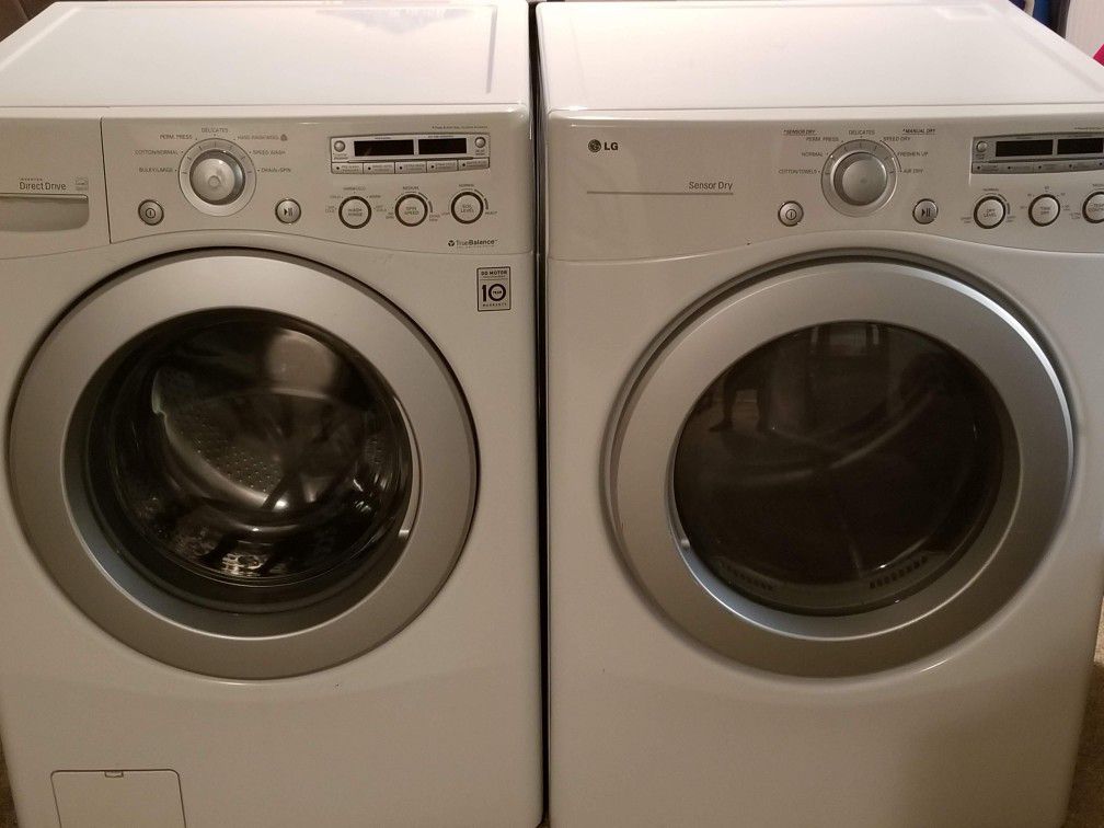 LG Electric Washer and Dryer Set