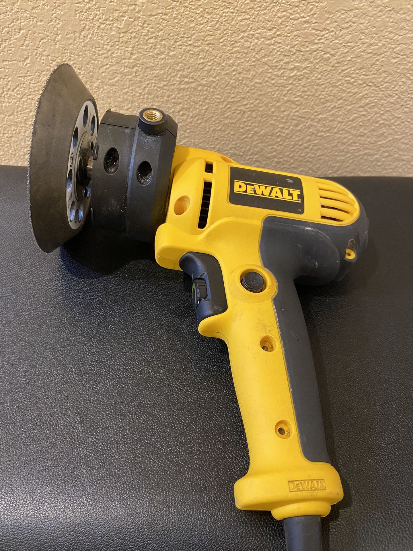 DEWALT DWE6401DS 120-Volt 6-Amp Corded Disc Sander with Dust Management