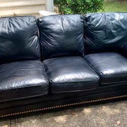 Western Leather Allure Sofa With Gold Button/delivery  available 